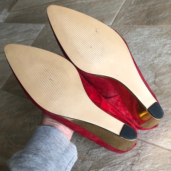 Dee Ocleppo Scarlet Calf Hair Gold Wedge - Picture 13 of 13